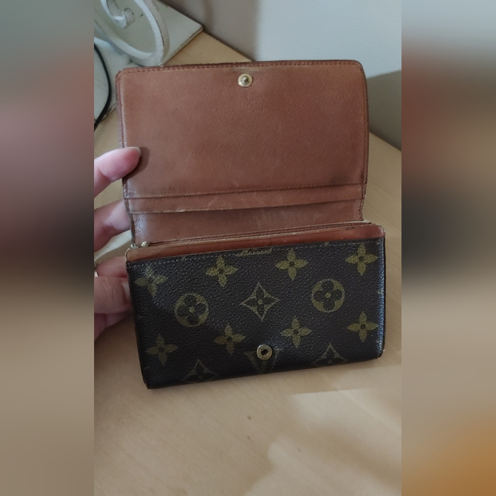 Authentic Louis Vuitton Black and Brown Wallet